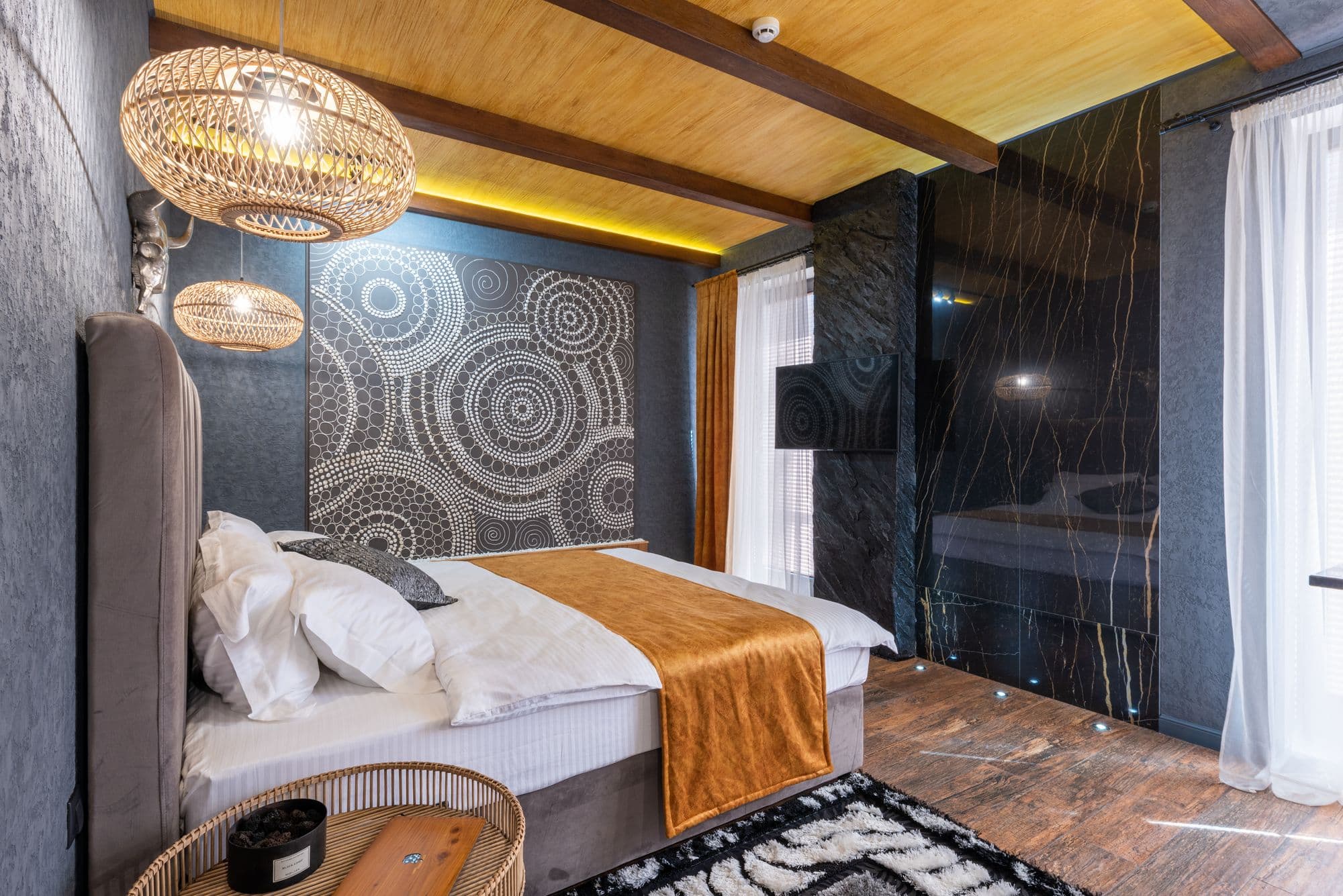 Signature Cliff Suite